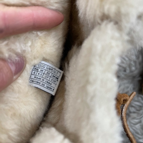 SIDE lace up UGG Boots - Picture 5 of 6